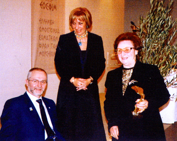 Lila de Chaves with Phil Craven and I_Benaki [January 2004]